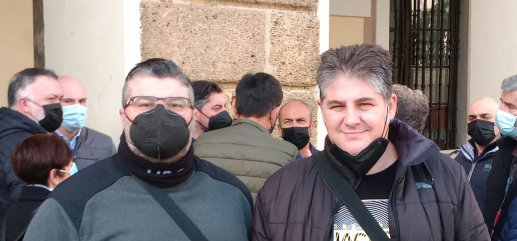 La imagen tiene un atributo ALT vacío; su nombre de archivo es con-caidz.jpg